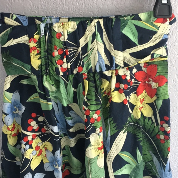 Hawaiian Floral Print Skirt - Picture 5 of 6